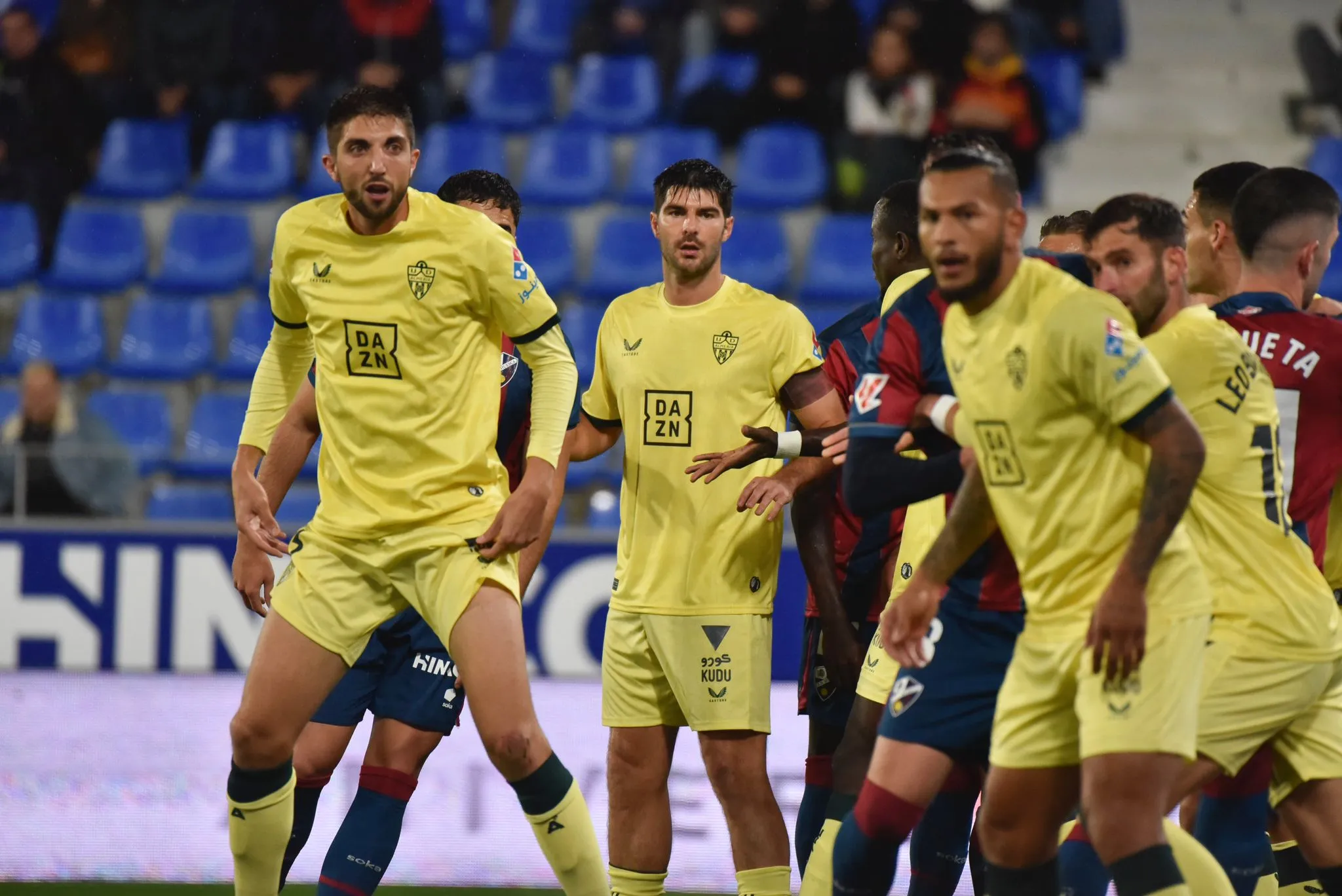 ¡Drama en El Alcoraz! Huesca y Almería empatan en un final de locos