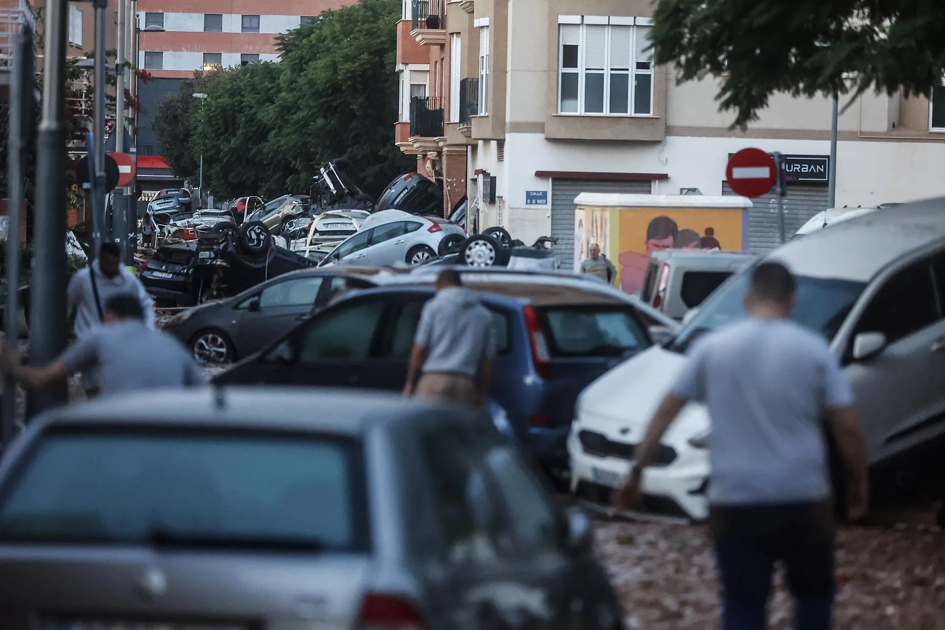 ¡Inundaciones en Alfafar: El héroe del IKEA que salvó vidas durante la DANA!