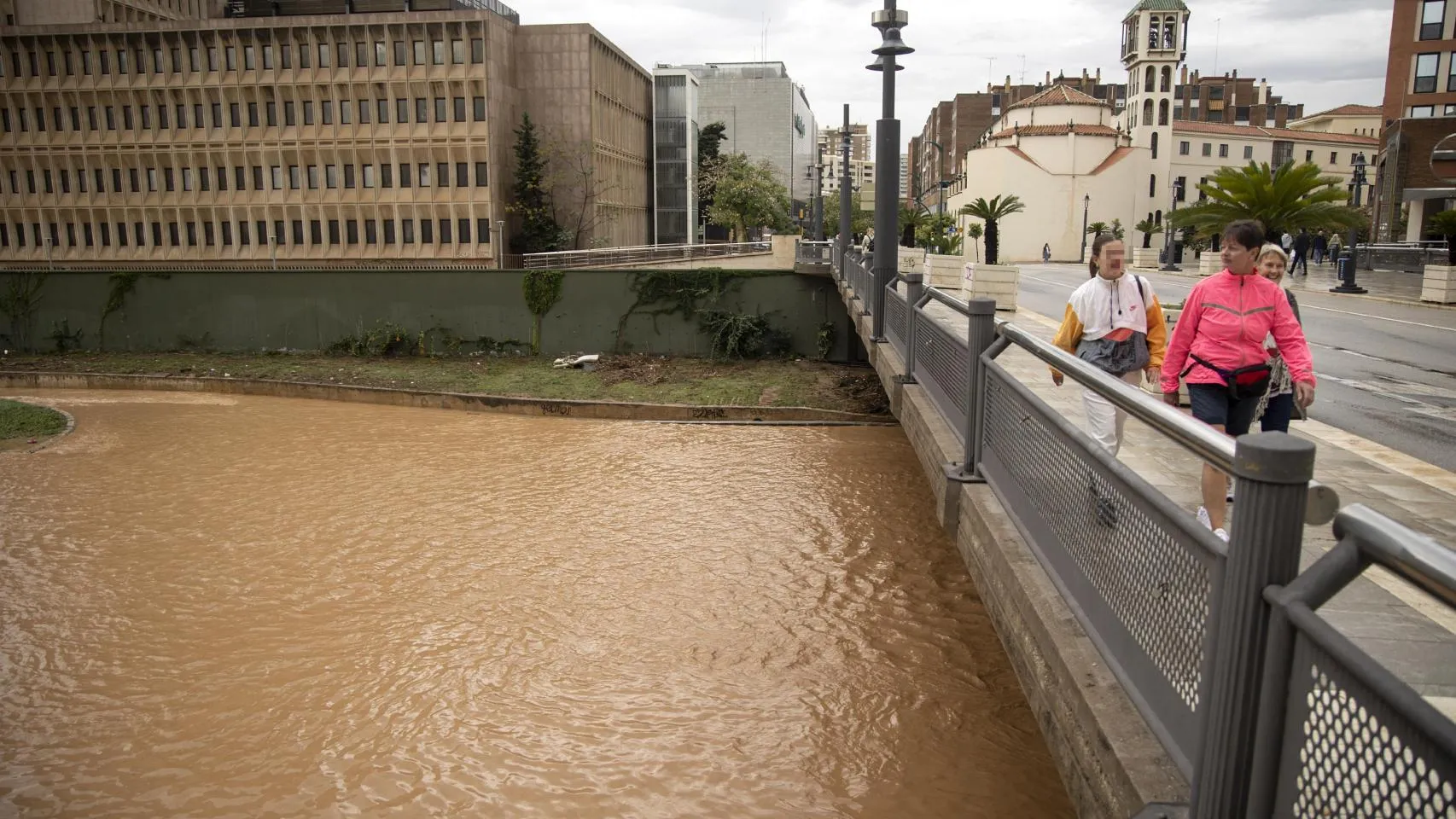 ¡Alerta en Málaga! La Aemet advierte sobre una tormenta severa y estafas que acechan a los ciudadanos