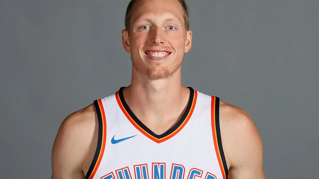 El Alarma de Kyle Singler: ¿Qué Hay Detrás de Su Críptico Mensaje en Instagram?