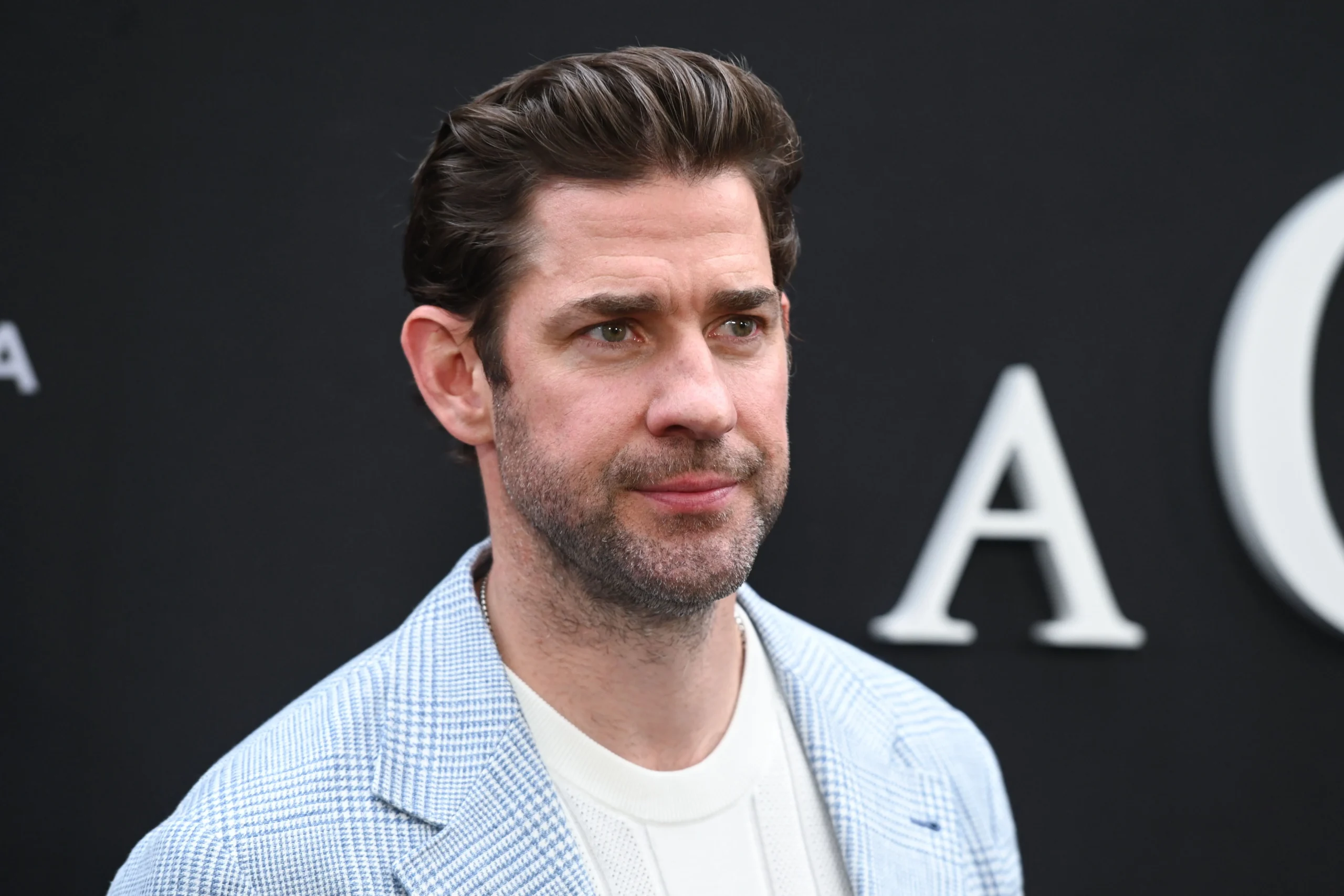 ¡John Krasinski sorprende a todos al ser nombrado el hombre más sexy del mundo en 2024!