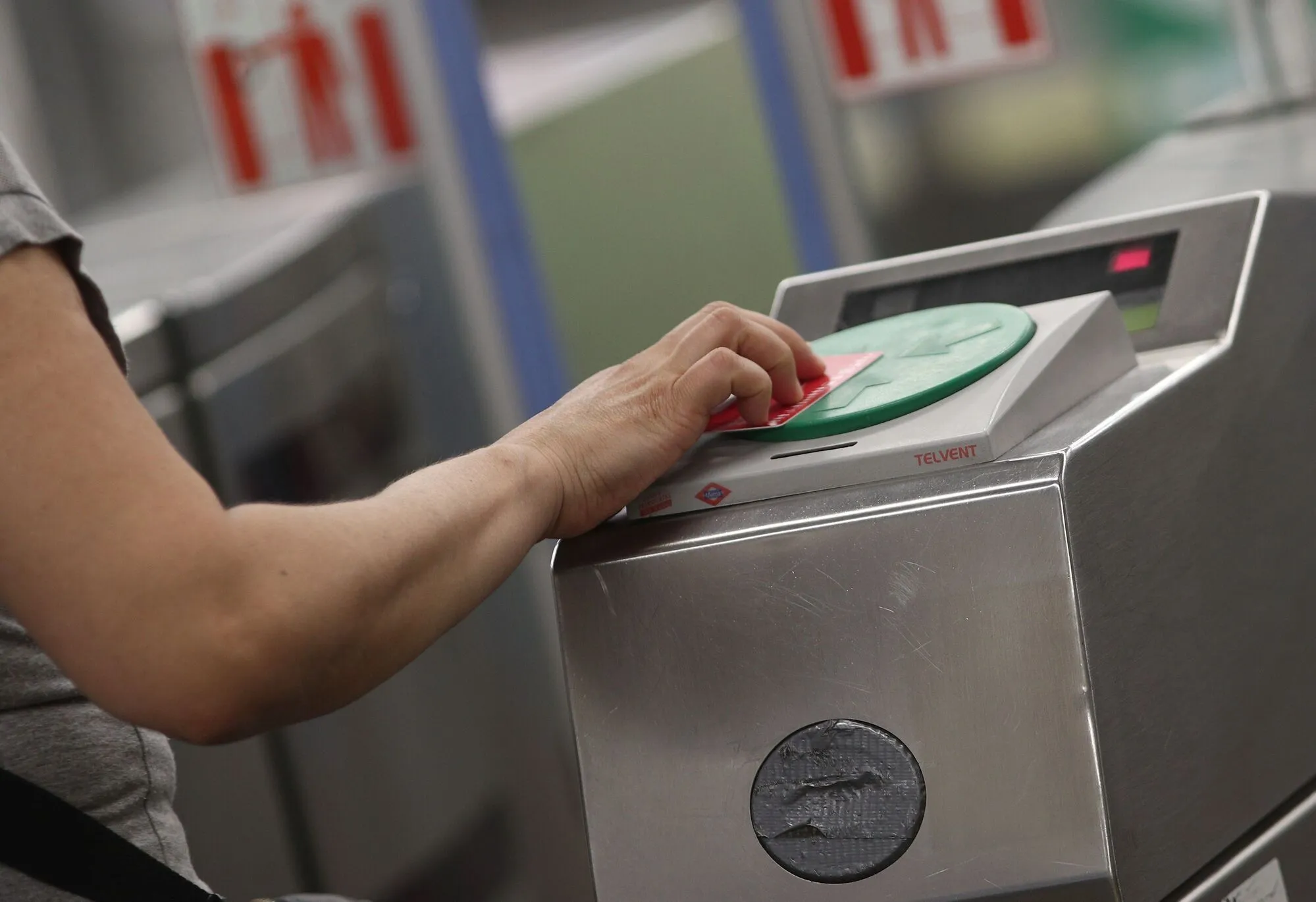 ¡Descubre el Secreto para Moverte por Madrid sin Romper el Banco! ¡Abono Transporte Turístico: La Mejor Opción para Explorar la Ciudad!