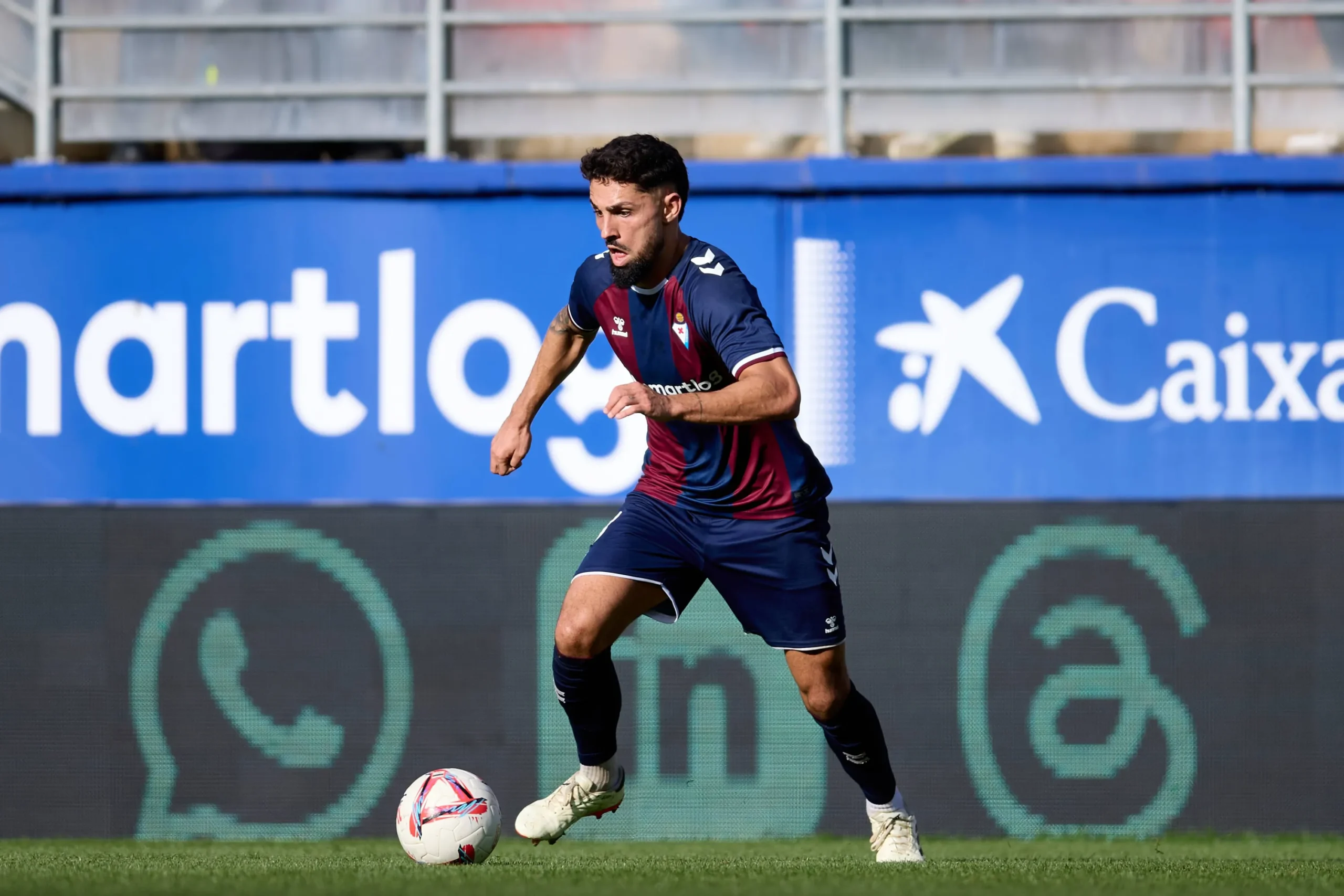 ¡Eibar y Cartagena se enfrentan en un duelo épico! Descubre quién saldrá victorioso