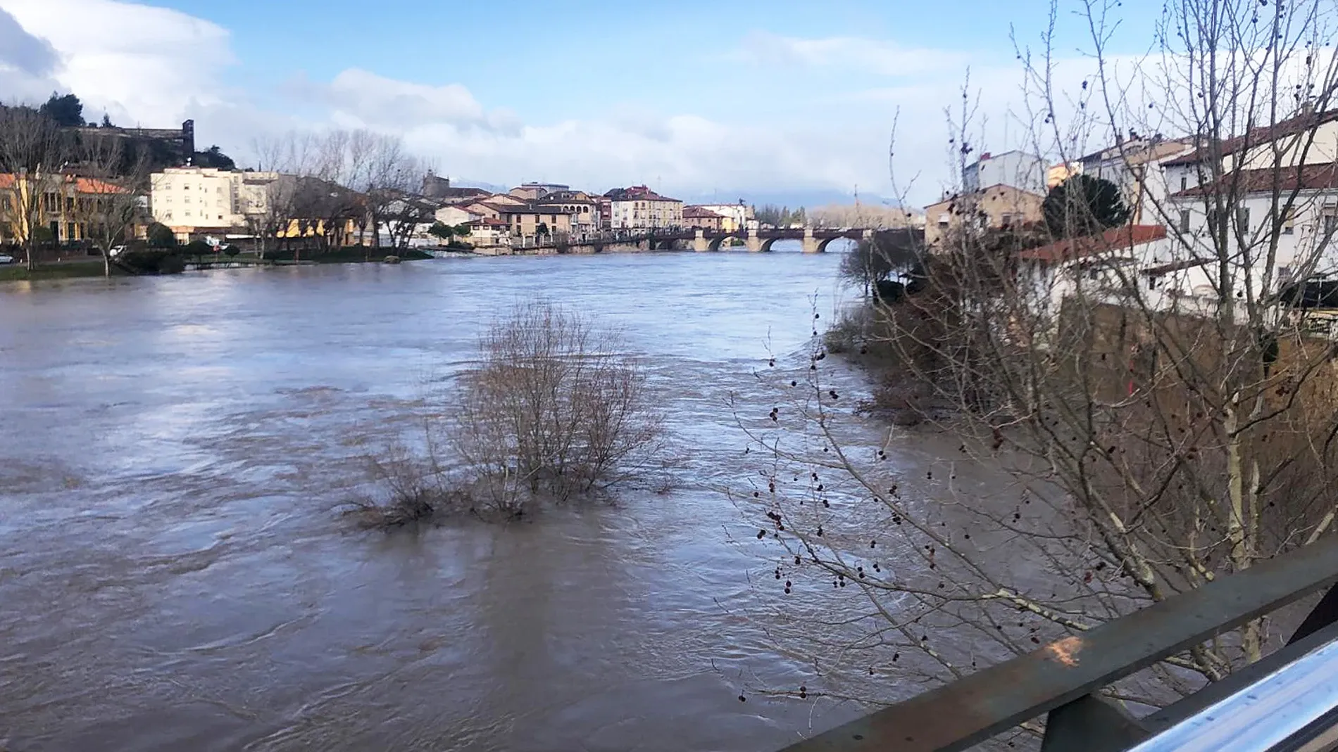 ¡El Ebro en Crisis! Descubre la Verdad Detrás de su Aumento de Caudal