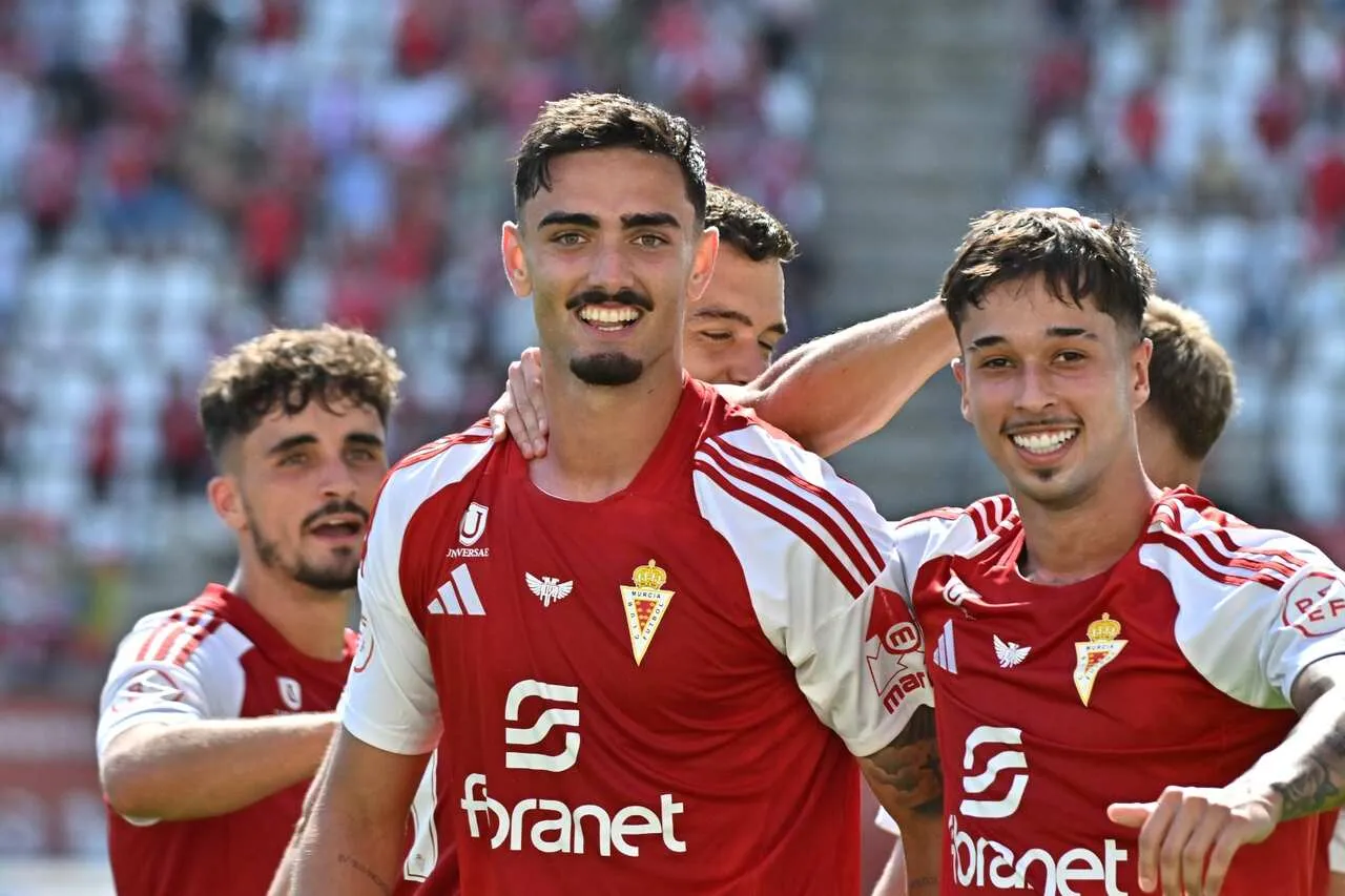 ¡El Real Murcia Renace! Fran Fernández Asegura que el Futuro es Brillante