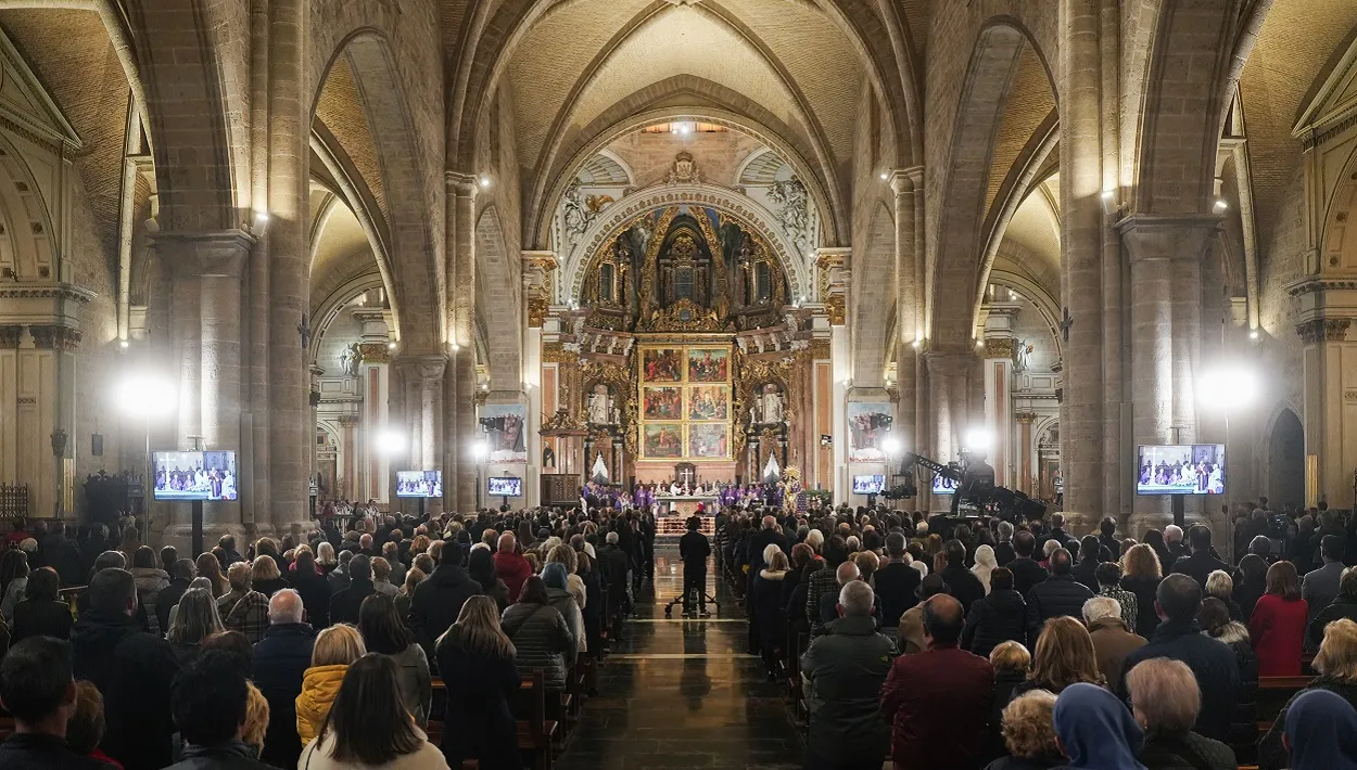 Emotiva misa funeral en Valencia: Los reyes rinden homenaje a las víctimas de la DANA