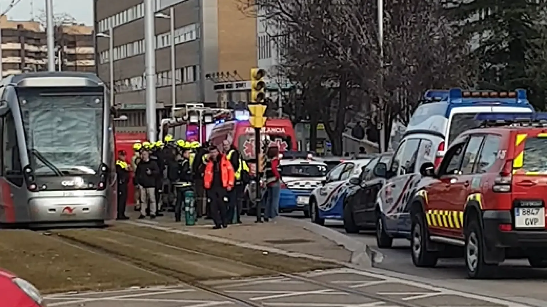 ¡Impactante! Mujer atropellada por tranvía en Zaragoza tras caer de una bicicleta