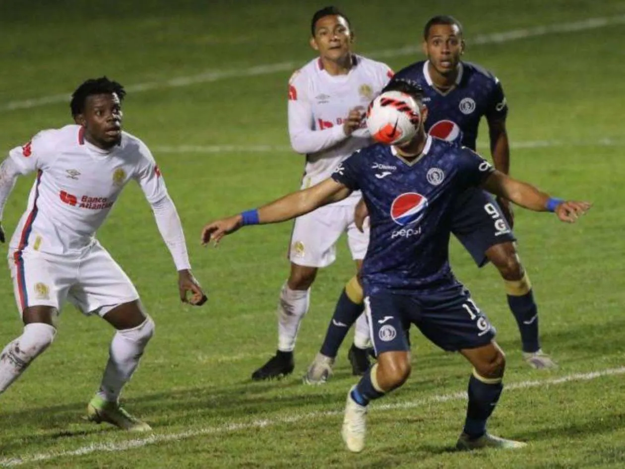 ¡La Gran Final que Todos Esperan! Motagua y Olimpia se Enfrentan en un Duelo Épico