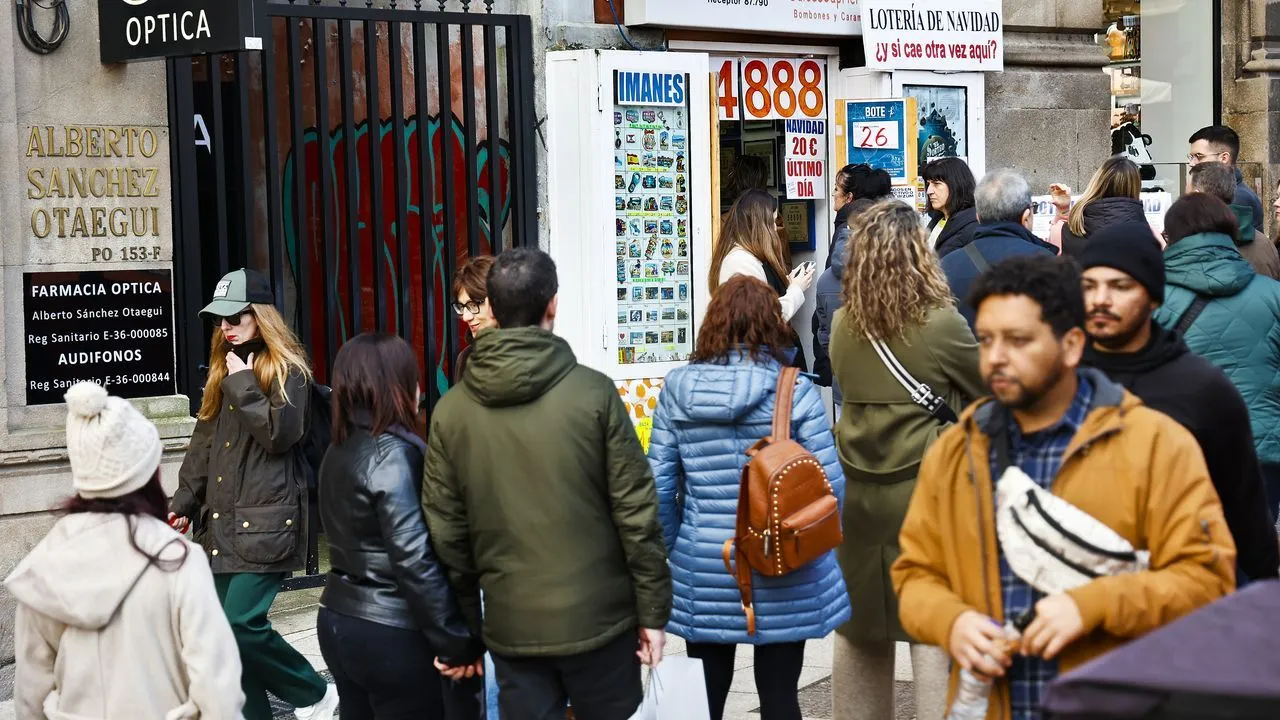 ¡La Lotería de Navidad 2024 Despierta la Solidaridad de España: La Emotiva Historia de Julián!