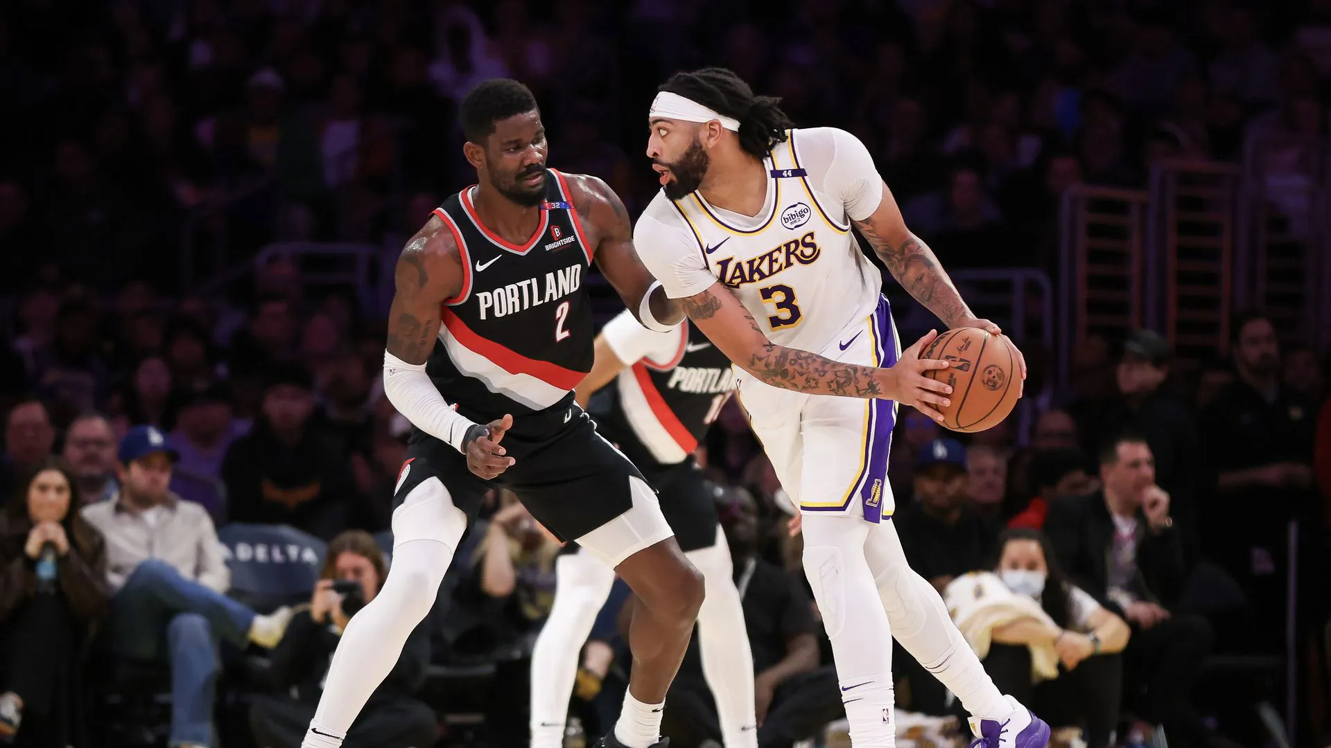 ¡LeBron y los Lakers deslumbran en un épico duelo contra los Trail Blazers!