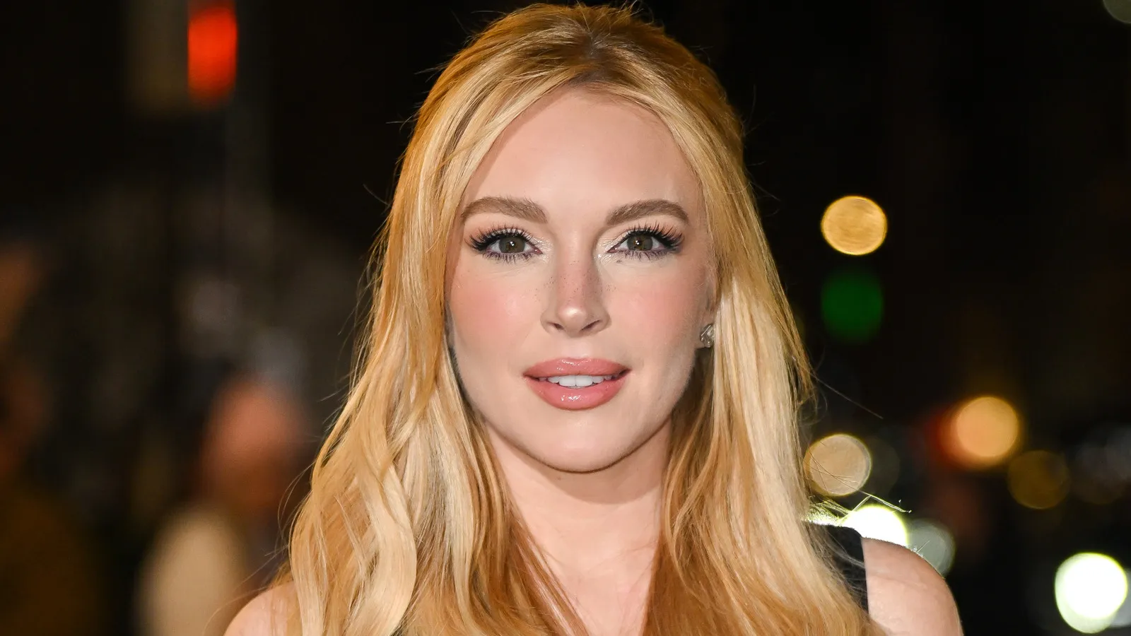 ¡Lindsay Lohan sorprende con su nuevo look y desata rumores de cirugía estética!