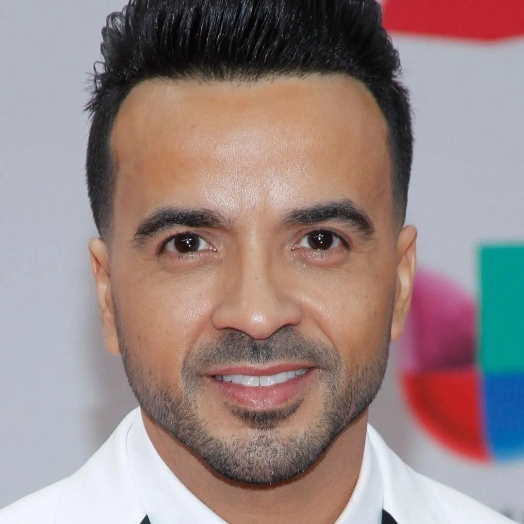 ¡Luis Fonsi Desata la Locura en España! Su Éxito "Despacito" Sigue Rompiendo Récords