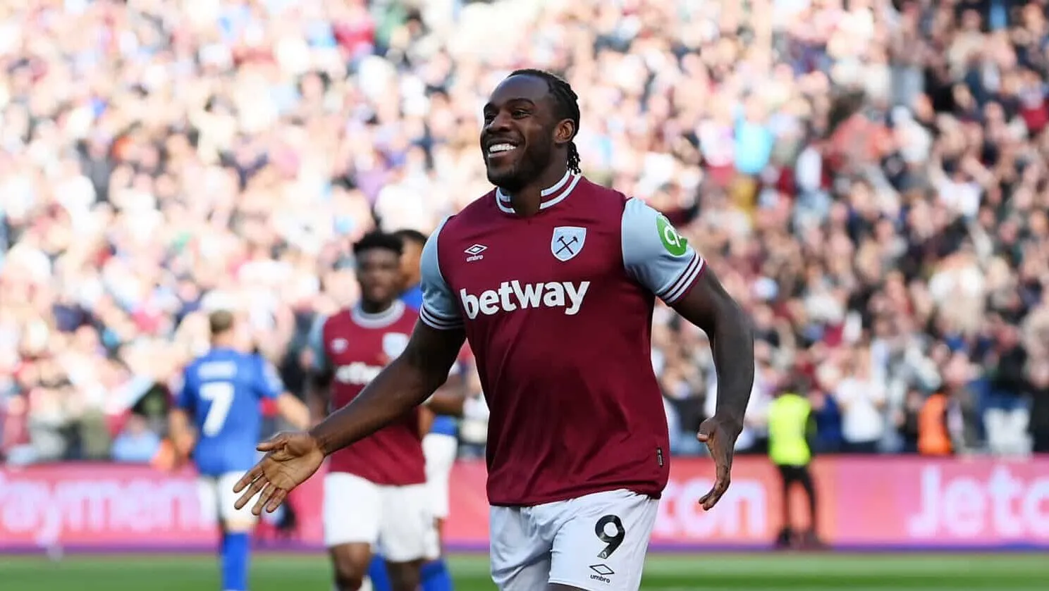 ¡Michail Antonio desata la locura en España! ¿Qué lo hace tan irresistible para los clubes?