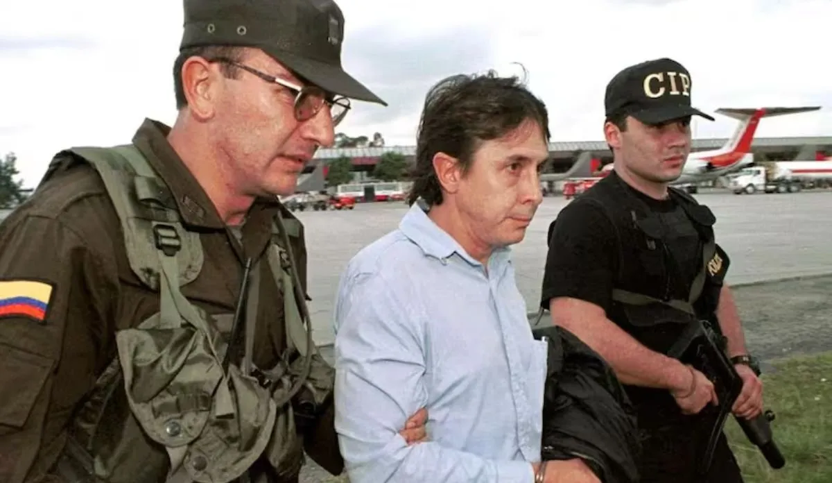 ¡Regreso Impactante! Fabio Ochoa, el Infame Capo del Cartel de Medellín, Vuelve a Colombia Tras 25 Años en Prisión