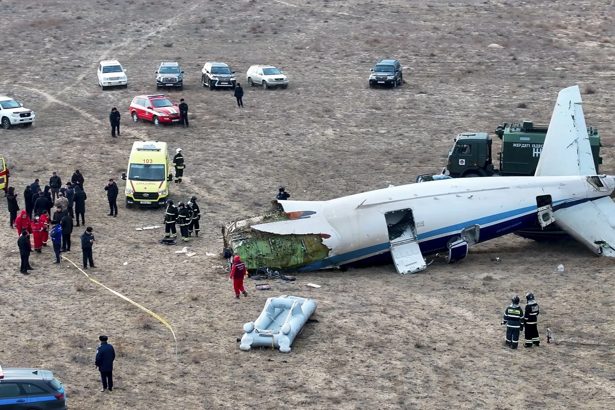 Tragedia en el aire: Avión de Azerbaijan Airlines se estrella en Kazajistán dejando al menos 30 muertos