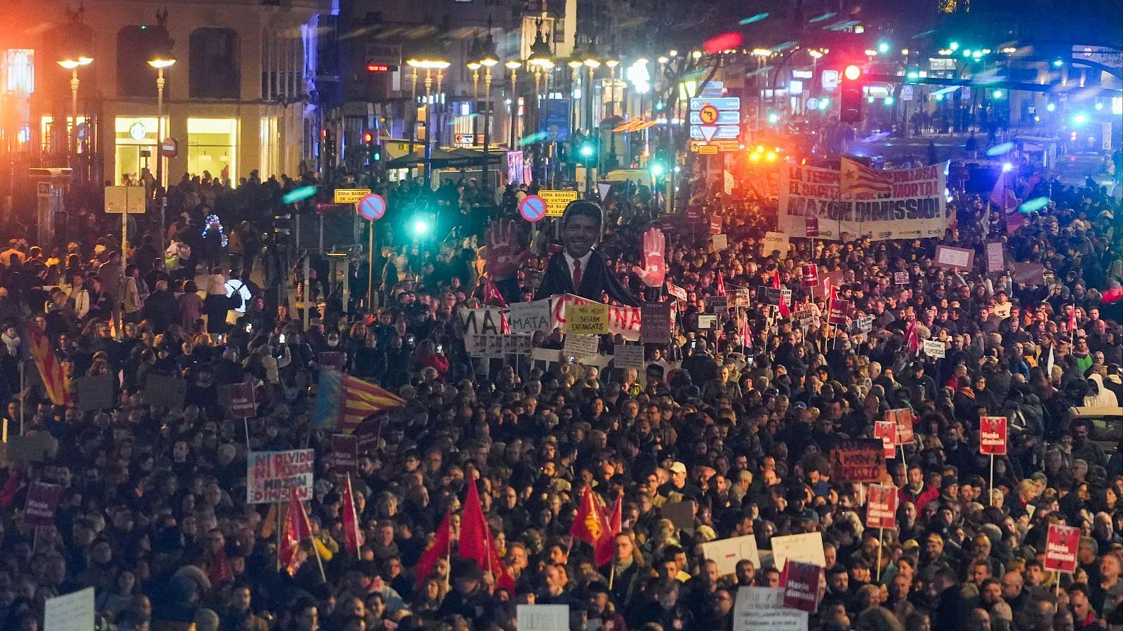 Valencia en Llamas: ¡80,000 Personas Exigen la Dimisión de Mazón!