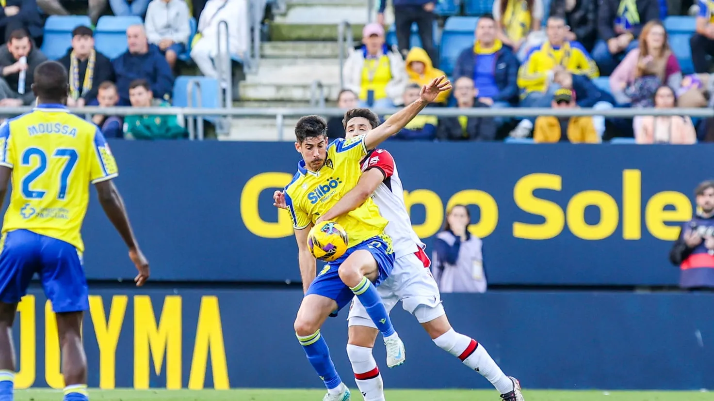 ¡Cádiz y Mirandés: El Duelo que Está Conquistando España!