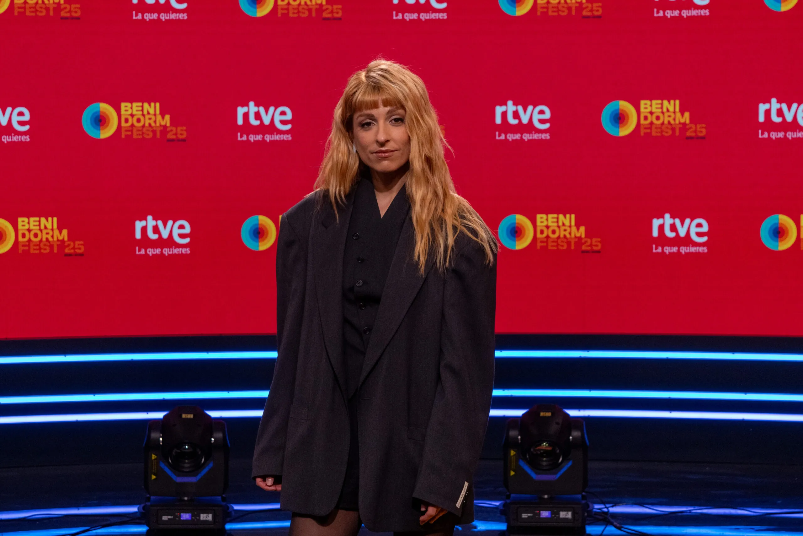 ¡Chica Sobresalto arrasa en el Benidorm Fest 2025 con su potente "Mala Feminista"!