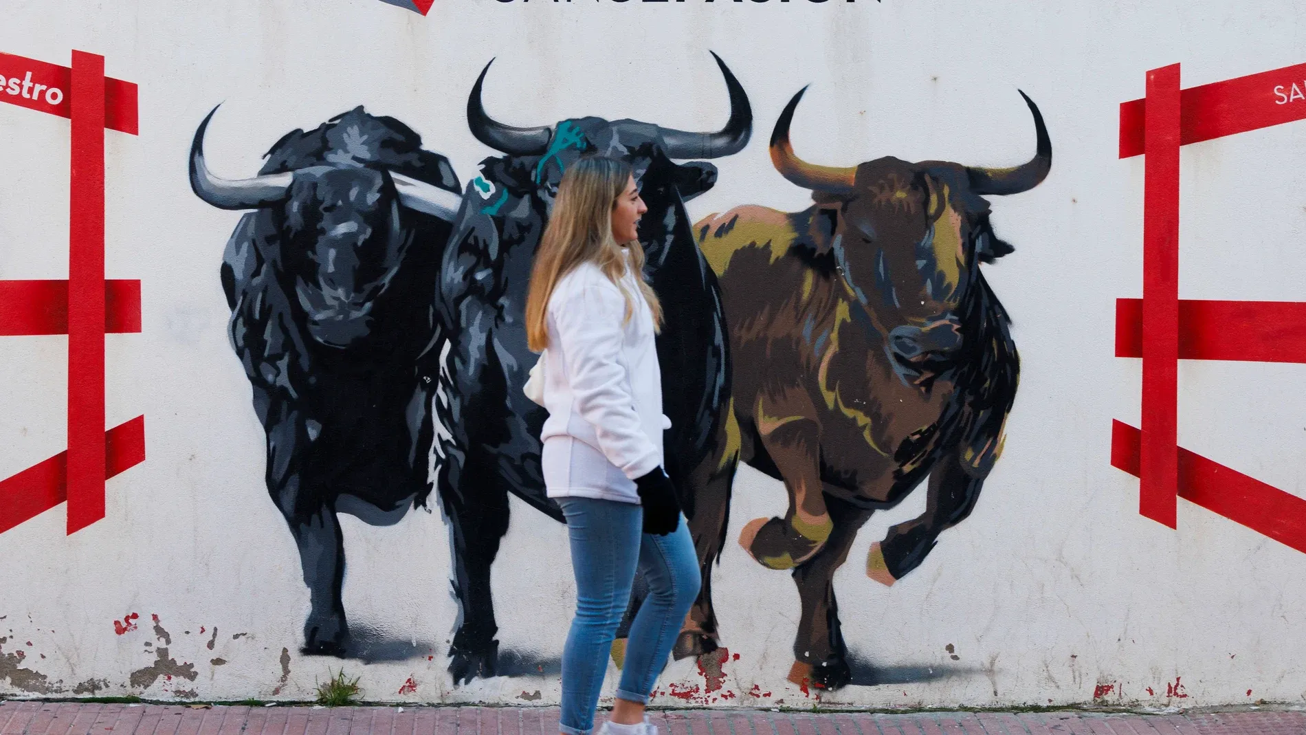 ¡Descubre por qué los Encierros Blancos están revolucionando las fiestas en España!