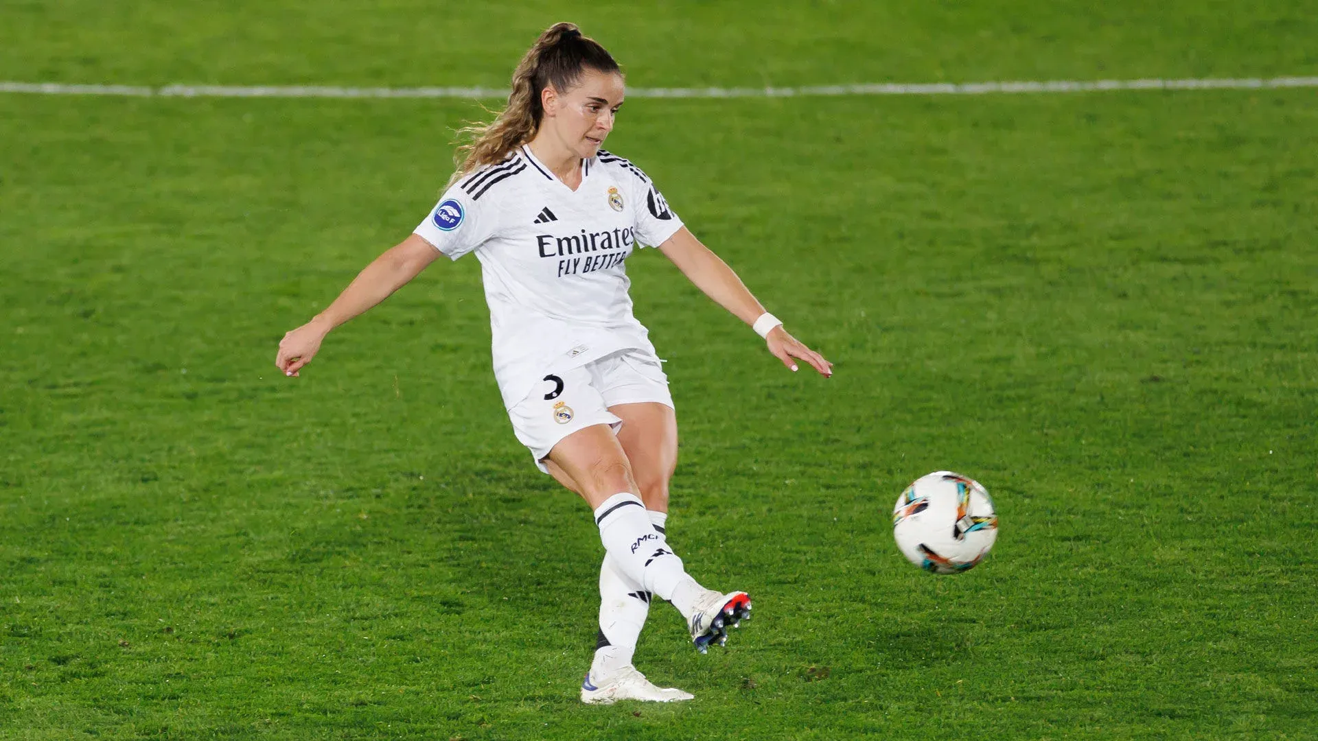 ¡El Real Madrid Femenino se enfrenta al Eibar! ¿Podrán mantener su racha invicta?