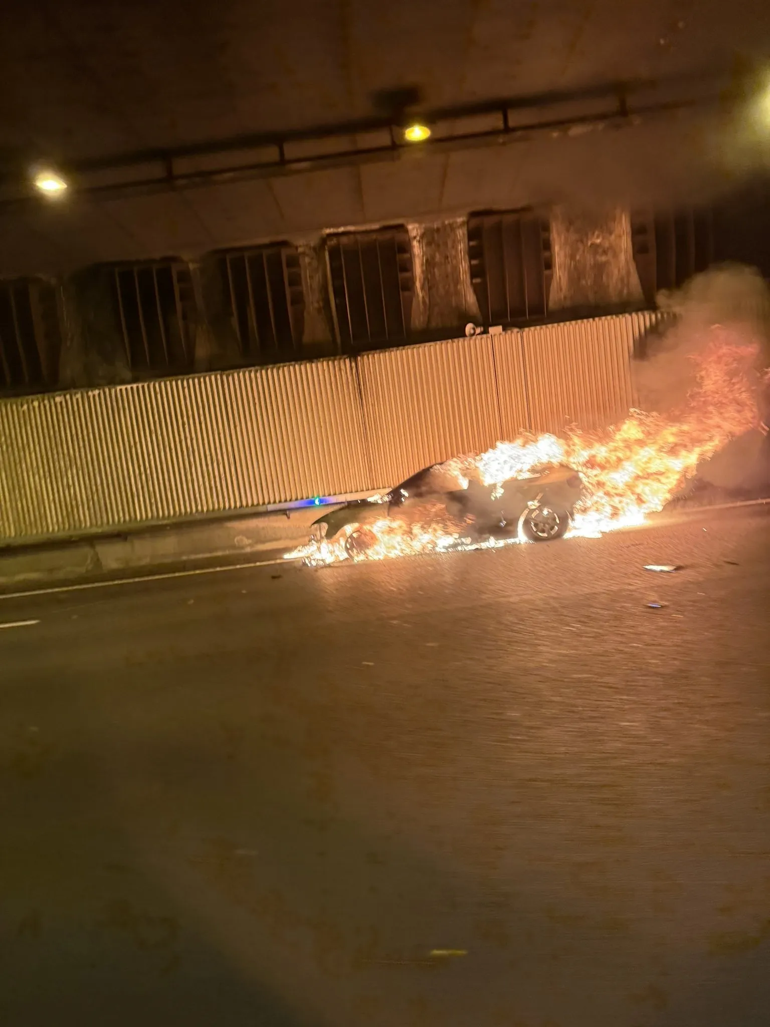 ¡Impactante incendio de coche en la M40 de Madrid! Lo que todos deben saber