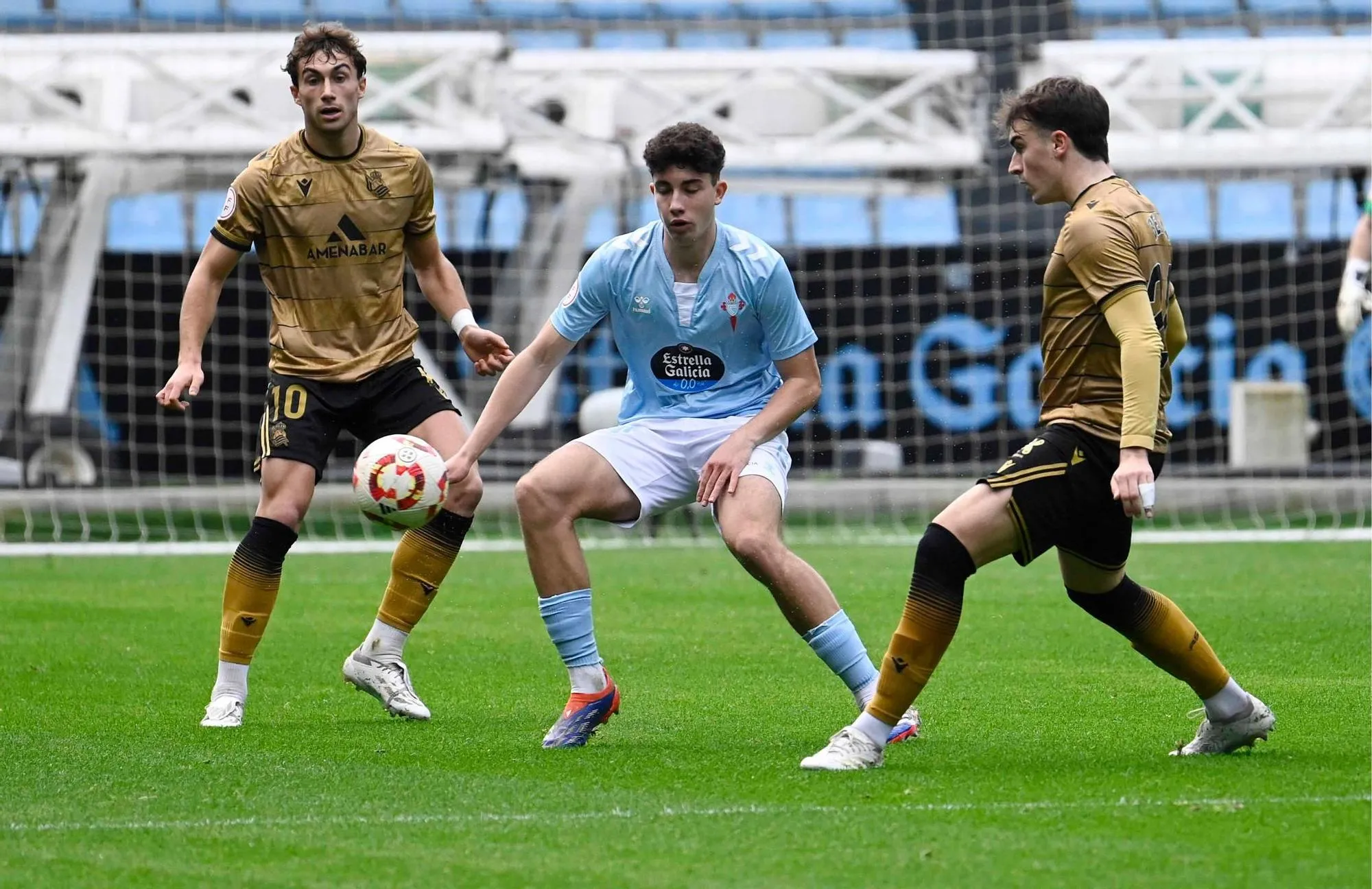 ¡Increíble Batalla en el Campo! Celta B y Real Sociedad B se Enfrentan en un Duelo Épico