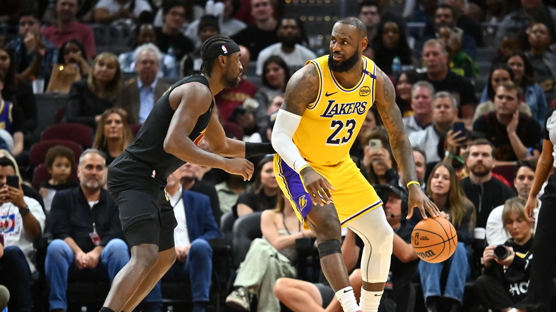 ¡Increíble duelo! Lakers y Cavaliers se enfrentan en una batalla épica por la gloria de la NBA