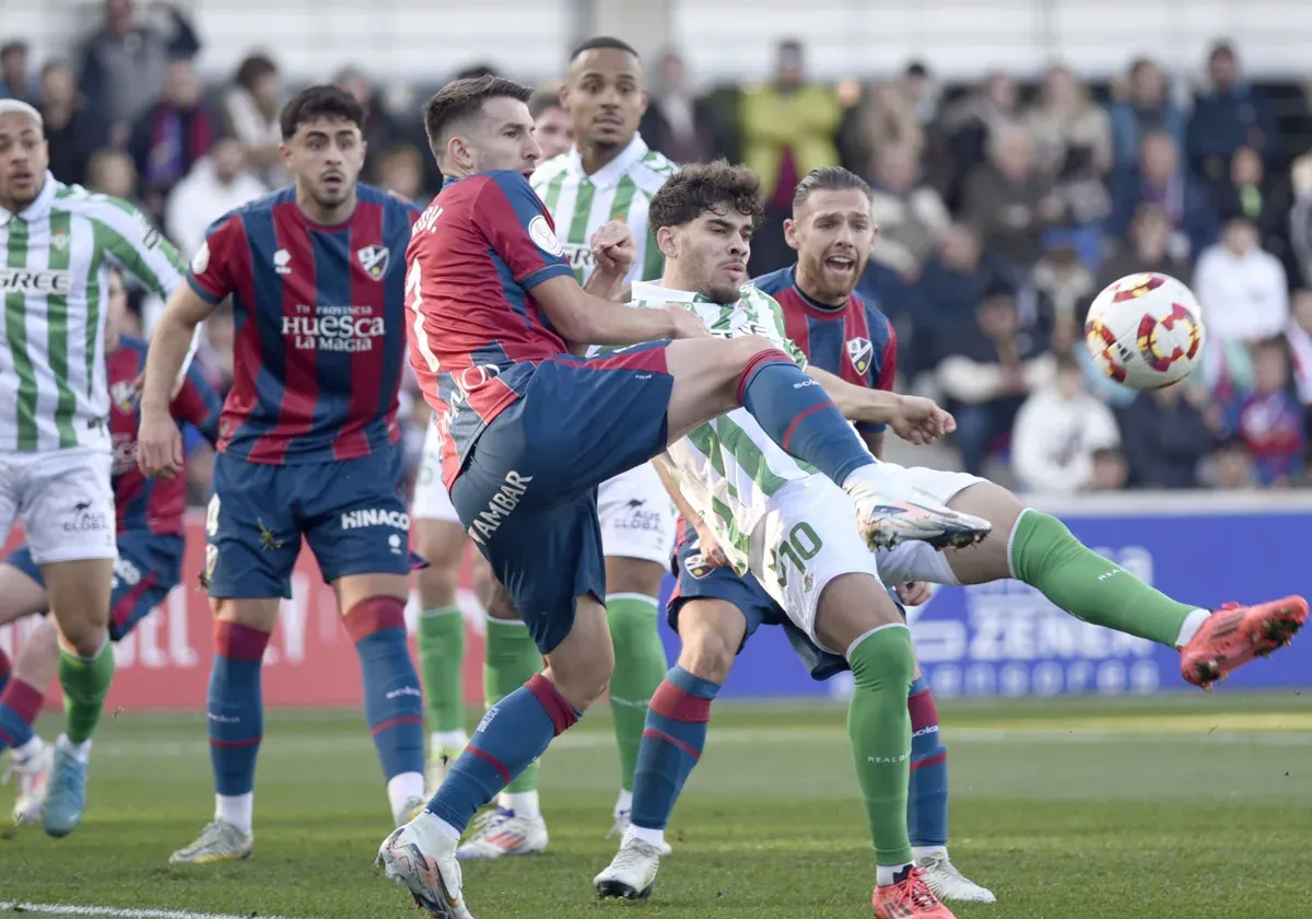 ¡Inesperado giro en el duelo S.D. Huesca - Betis que dejó a todos boquiabiertos!