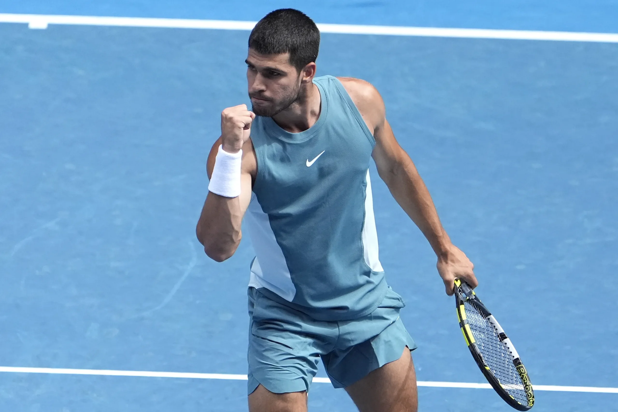 ¡La Batalla del Siglo! Alcaraz y Djokovic se Enfrentan por la Gloria en el Tenis