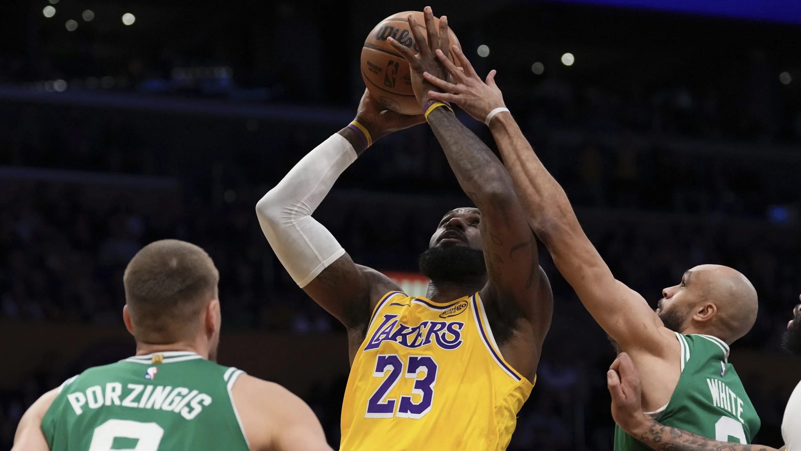 ¡La Rivalidad Renace! Lakers y Celtics se Enfrentan en un Duelo Épico