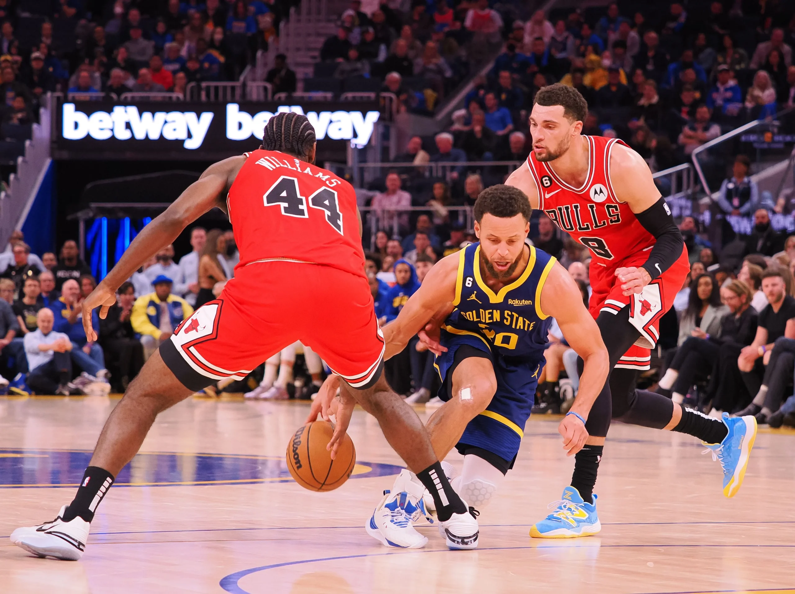 ¿Pueden los Warriors superar a los legendarios Bulls? ¡Descubre la verdad detrás del enfrentamiento!