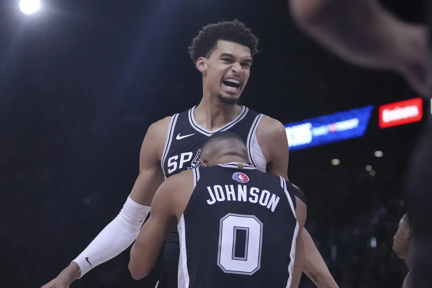 ¡San Antonio Spurs y Indiana Pacers: El Duelo que Encenderá París!