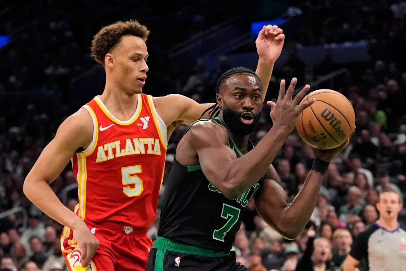 ¡Trae Young Brilla y los Hawks Sorprenden a los Celtics en un Duelo Épico!