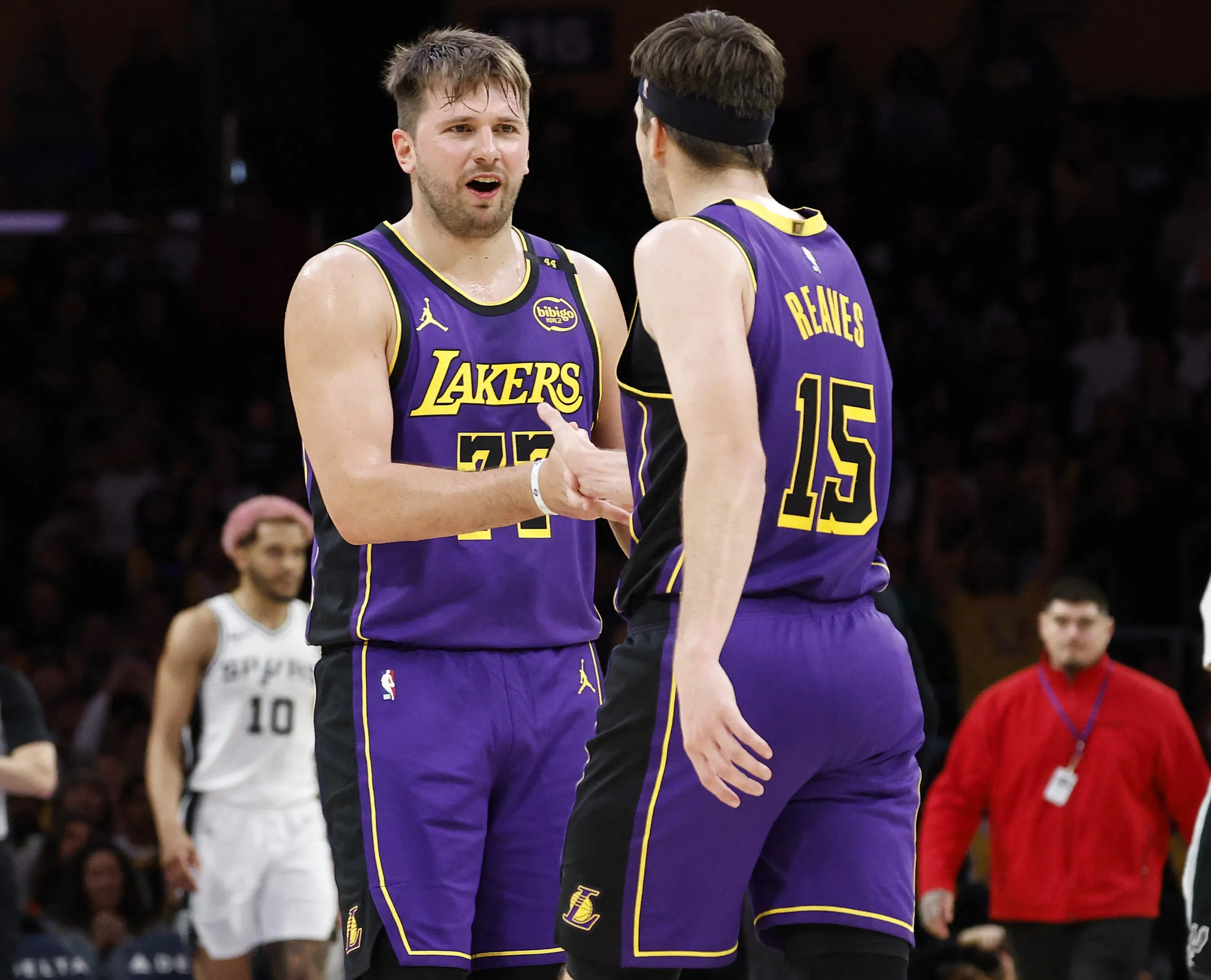 ¡Drama en la NBA! Lakers y Nuggets se enfrentan en un duelo decisivo este viernes