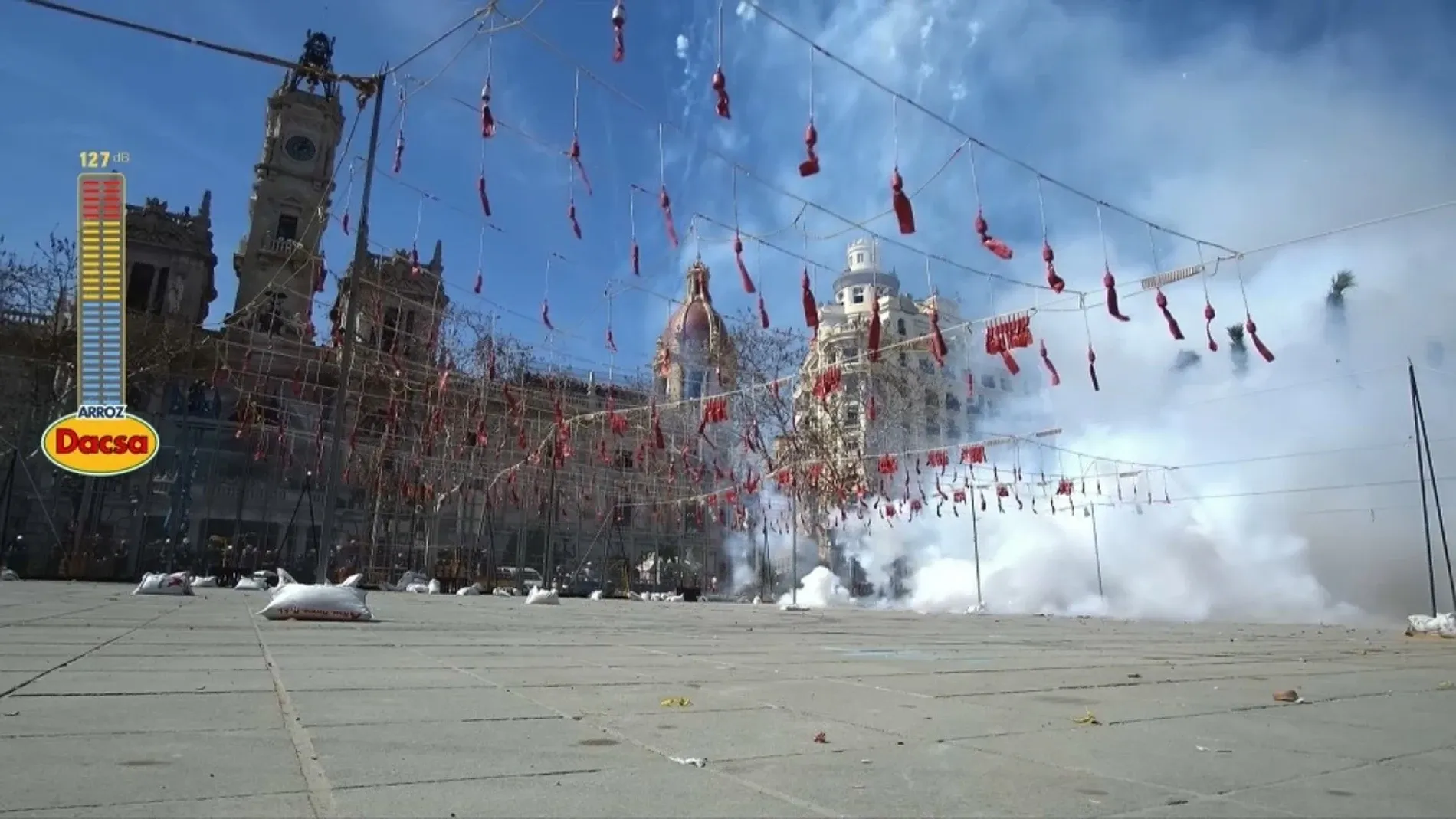 ¡Explosiones de emoción! La mascletà de Valencia que está arrasando en 2025