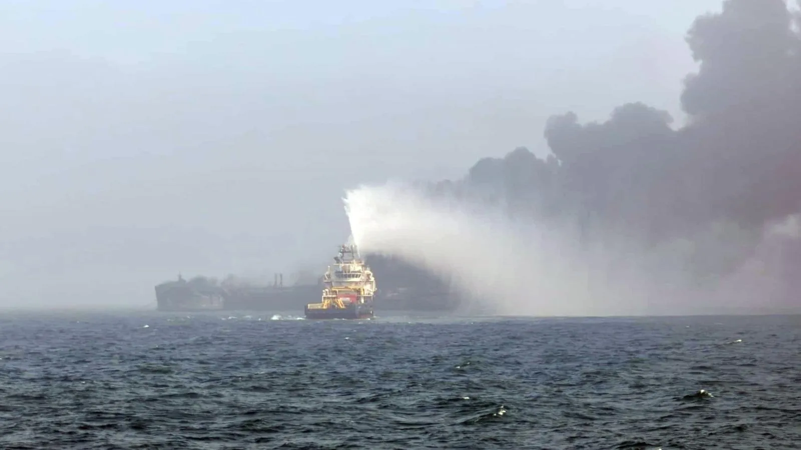 ¡Impactante! Choque entre petrolero y carguero desata crisis ambiental en el mar del Norte