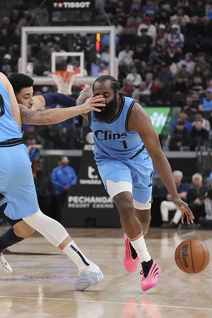 ¡Los Grizzlies Aplastan a los Clippers en un Partido Épico!