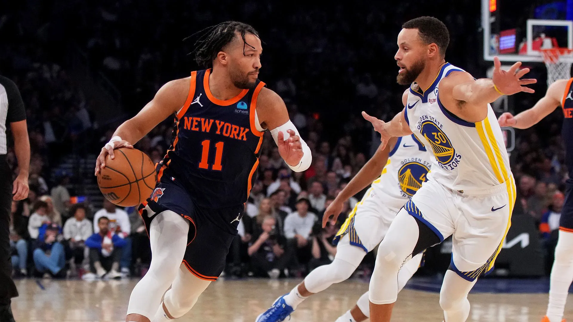 ¡Los Knicks y Warriors se enfrentan en un duelo épico! ¿Quién saldrá victorioso?