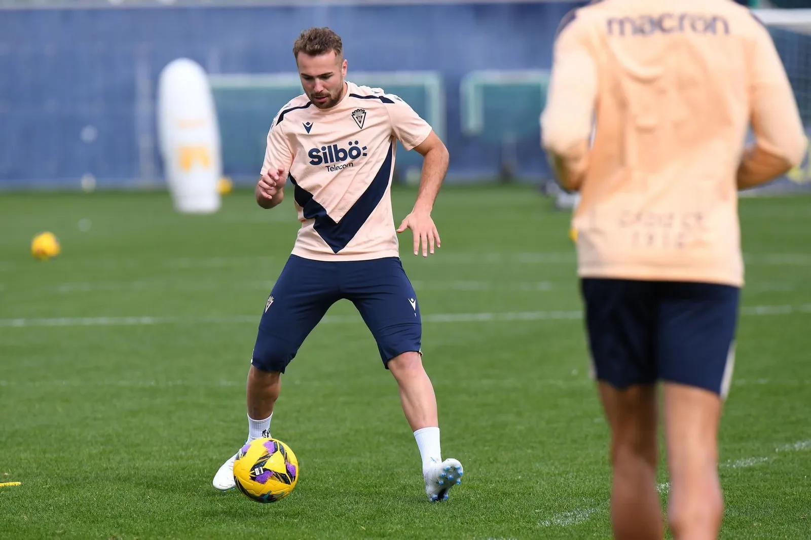 ¡Málaga CF en la Cima! La Conexión con la Afición que Está Revolucionando el Fútbol Español