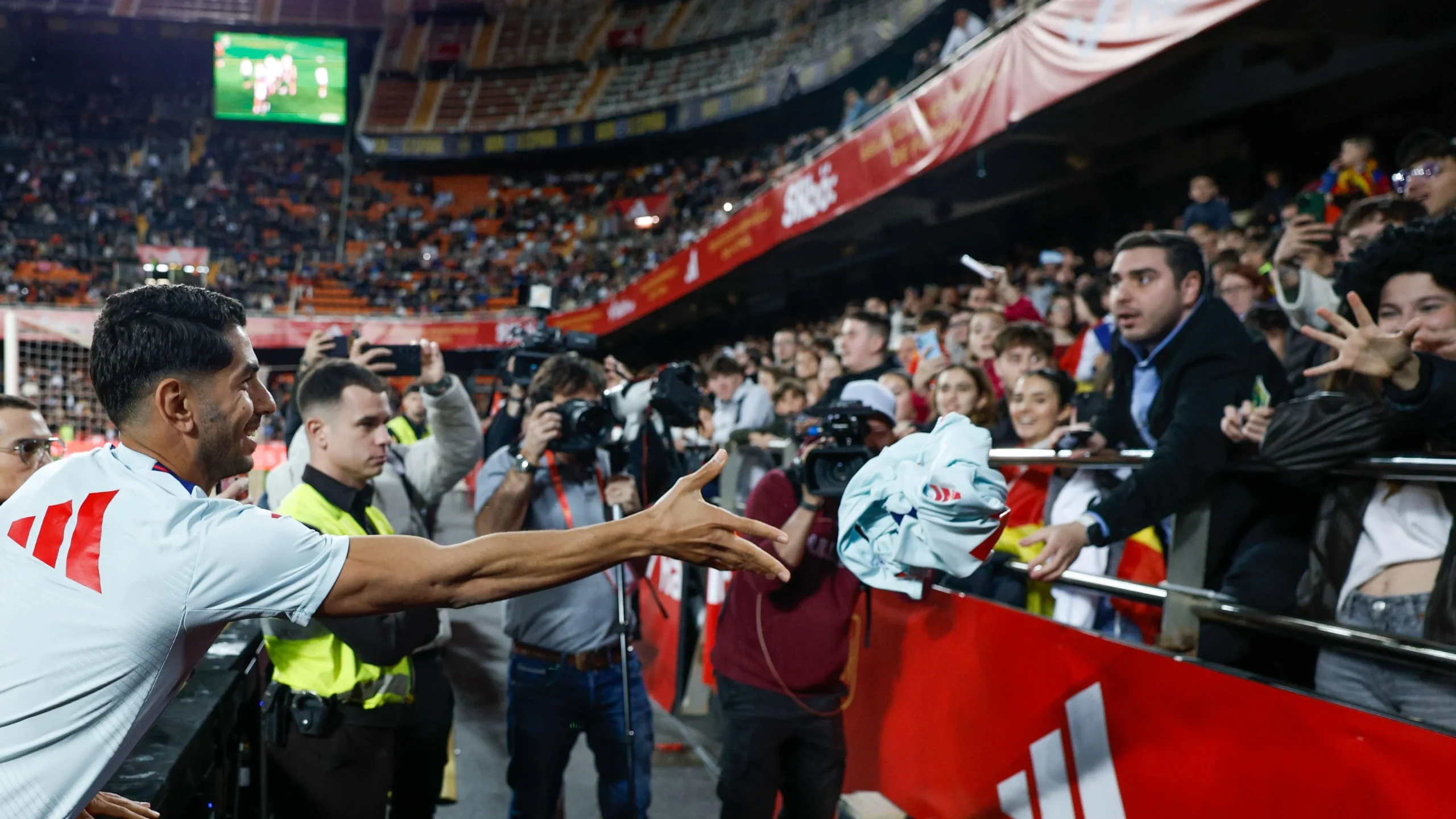 ¡Mestalla en el centro de la polémica! Descubre por qué todos hablan de este icónico estadio