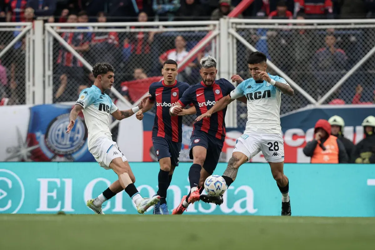 ¡Racing da la campanada y derrota a San Lorenzo en un duelo épico!