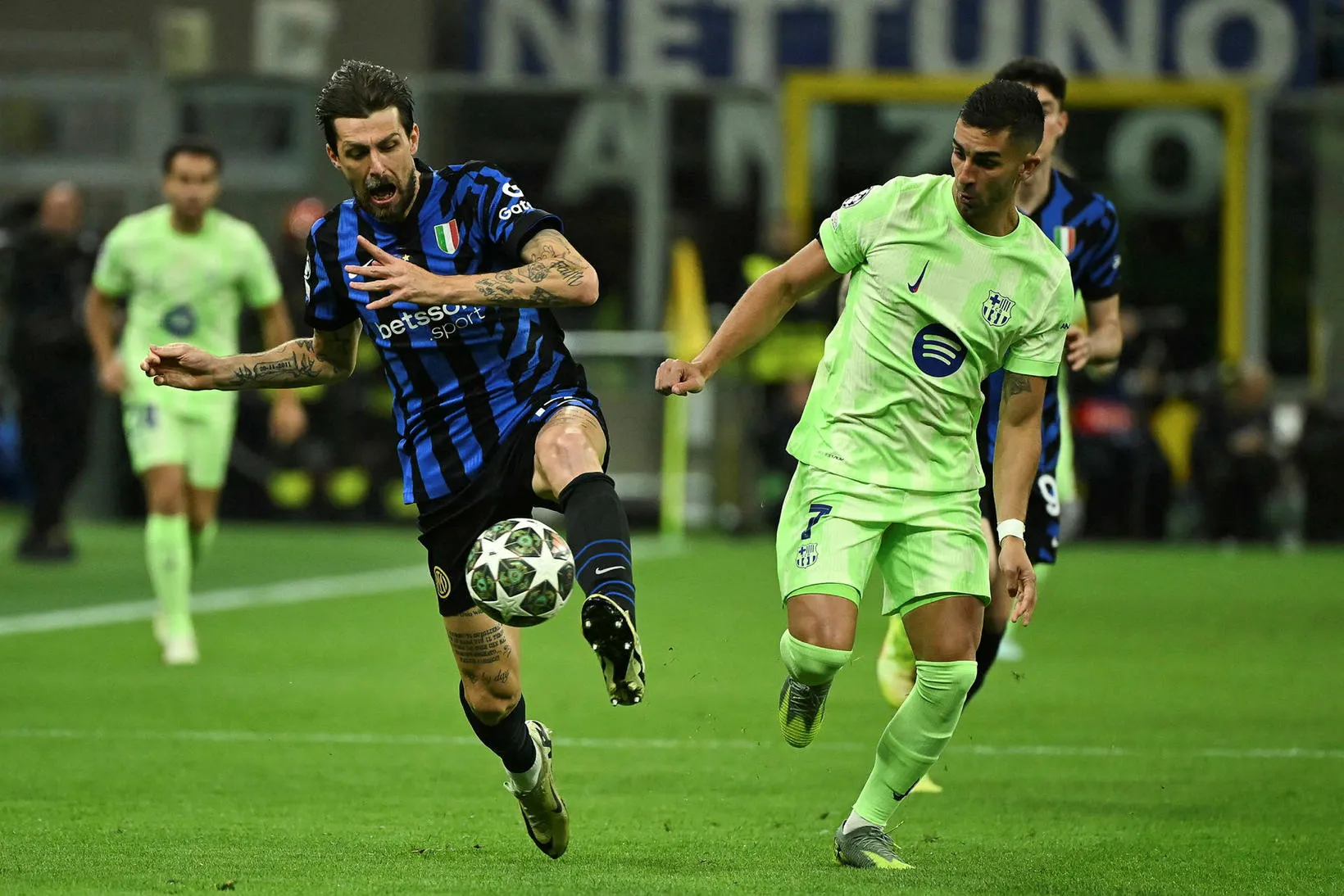 Acerbi: El Fichaje que Revoluciona el Fútbol Español