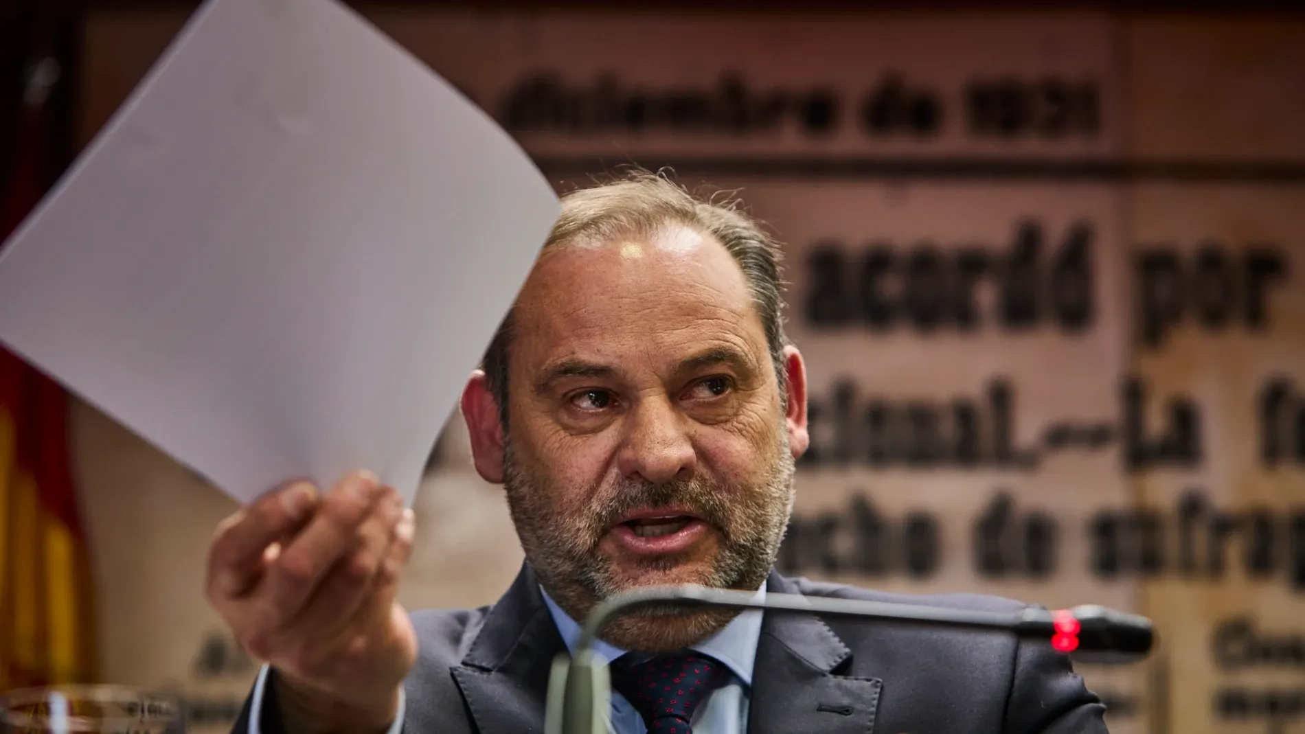 ¡Escándalo Revelado! Los WhatsApps de Sánchez y Ábalos que Sacuden la Política Española