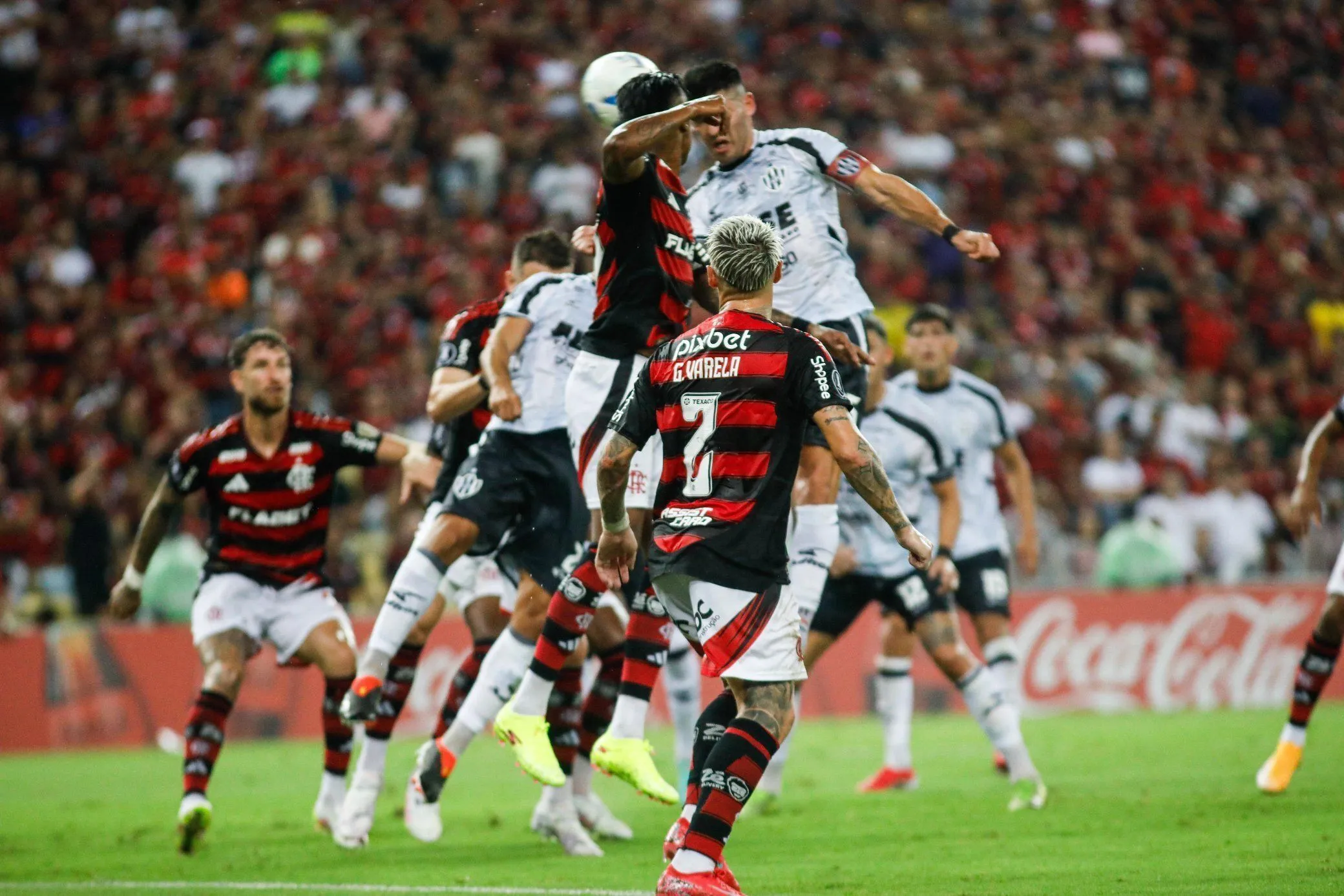 ¡Sorpresa en el Maracaná! Central Córdoba Humilla al Flamengo con un 2-1 Impactante